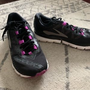 Running shoes